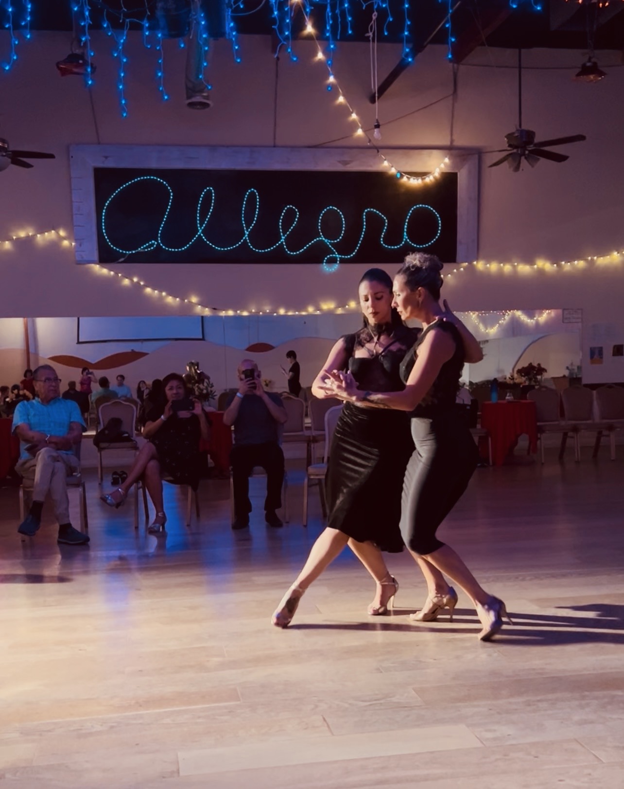 Liliana Chenlo and Ana Thomas performing Argentine tango at Luna Azul Milonga.